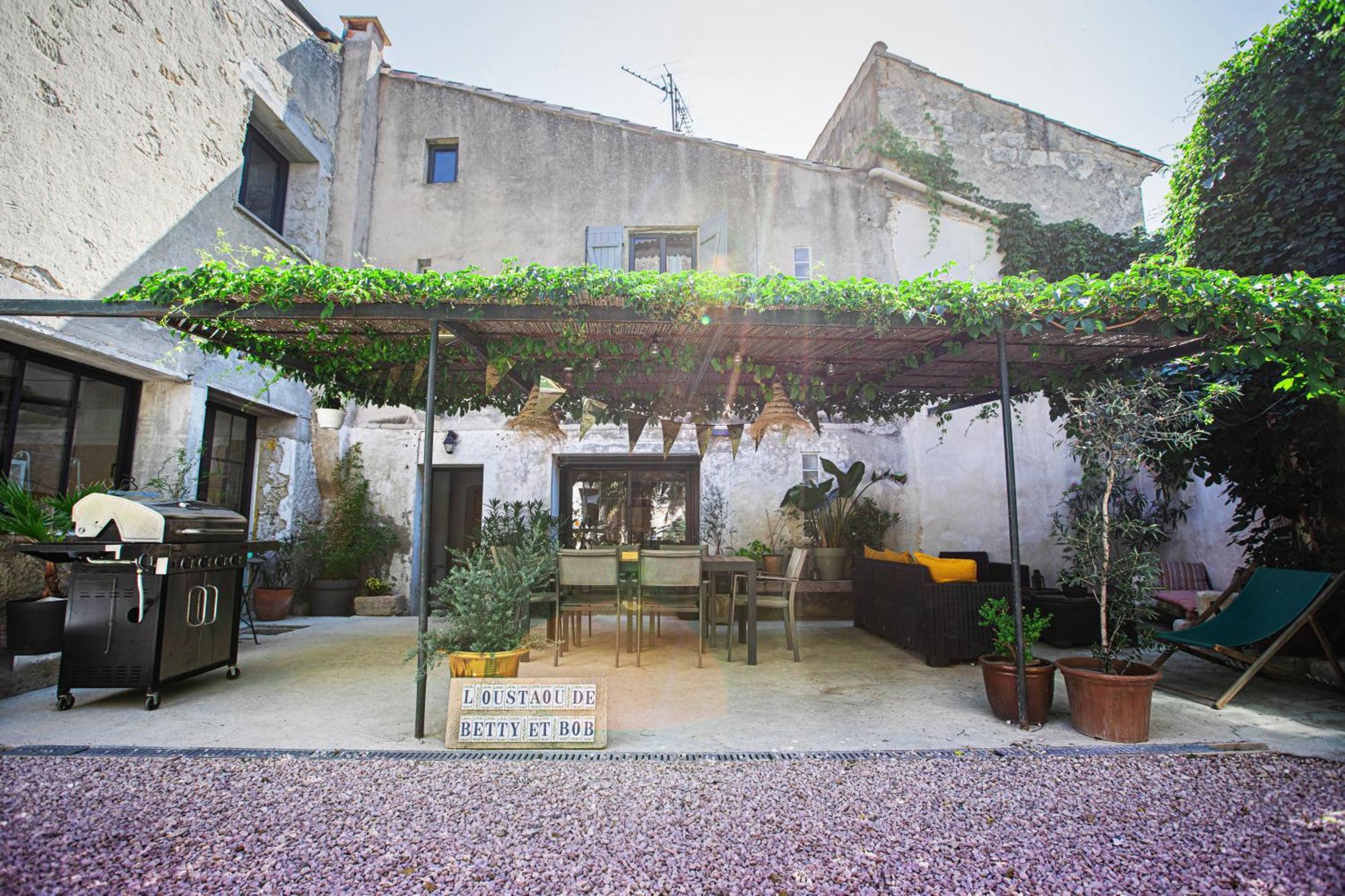 Bed and Breakfast Oustaou De Betty Et Bob Le Cailar Экстерьер фото